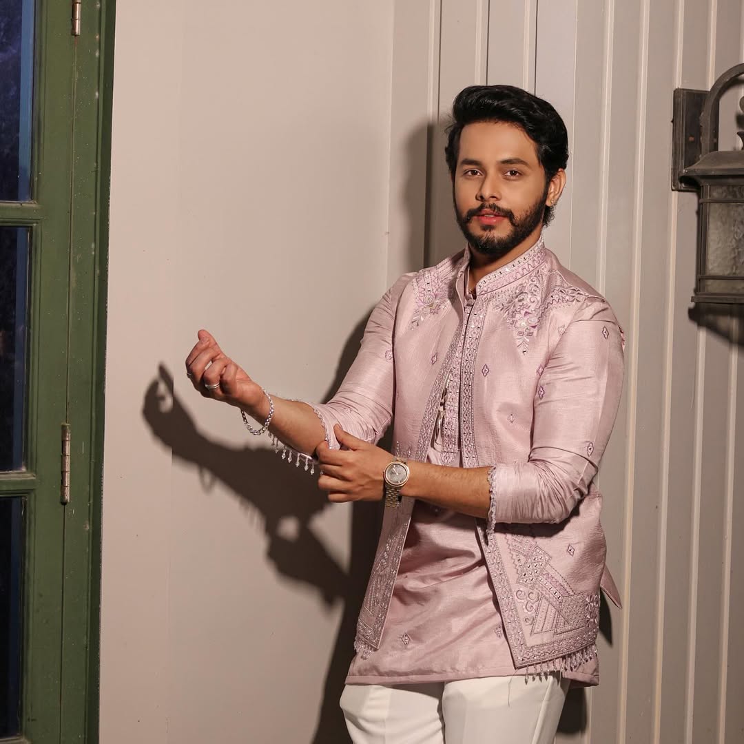 Vaishnavi Kalyankar Gaikwad Akshay Kelkar