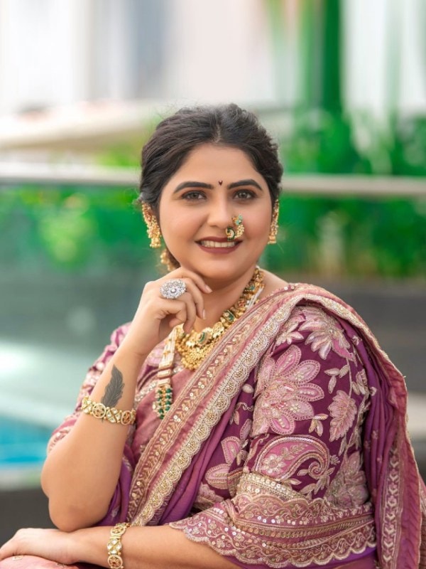 Veena Jagtap Pink Nauvari Saree Look