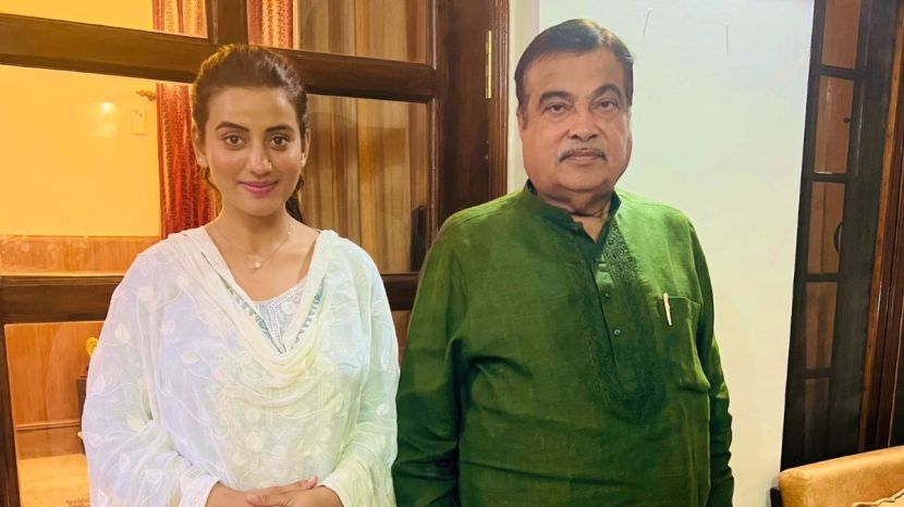 Bhojpuri actress Akshara Singh Likely BJP candidate in Bihar elections 2025