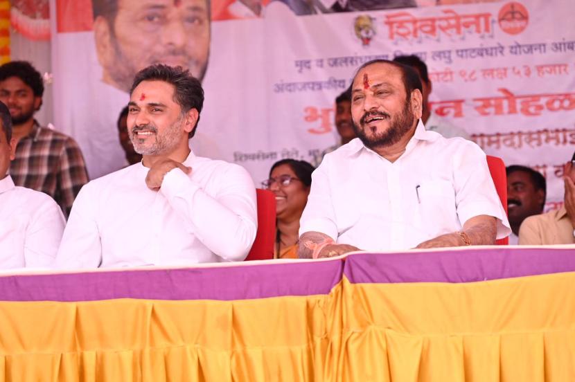 दरम्यान रामदास कदम यांनी लागलीच पत्रकार परिषद घेऊन अनिल परब यांना प्रत्युत्तर दिले. अनिस परब खोटे आरोप करत असून मी त्यांना कोर्टात खेचणार आहे, तत्पूर्वी बाळासाहेब ठाकरे यांचे पार्थिव दोन दिवस घरात का ठेवण्यात आले, याची सीबीआय चौकशी करावी, अशी मागणी त्यांनी केली.