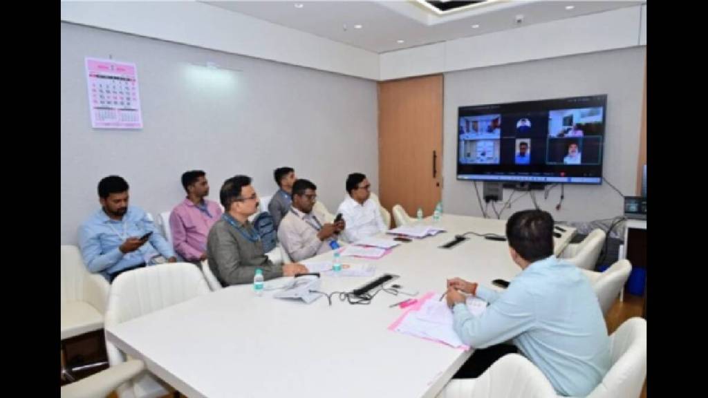 Minister of State for Home (Urban) Yogesh Kadam held a meeting through video conferencing Minister of State for Home (Urban) Yogesh Kadam held a meeting through video conferencing
