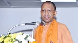 Yogi Adityanath : शासकीय अधिकाऱ्याला मुख्यमंत्र्यांवर टीका करणं भोवलं; योगी आदित्यनाथ यांच्या सरकारची मोठी कारवाई