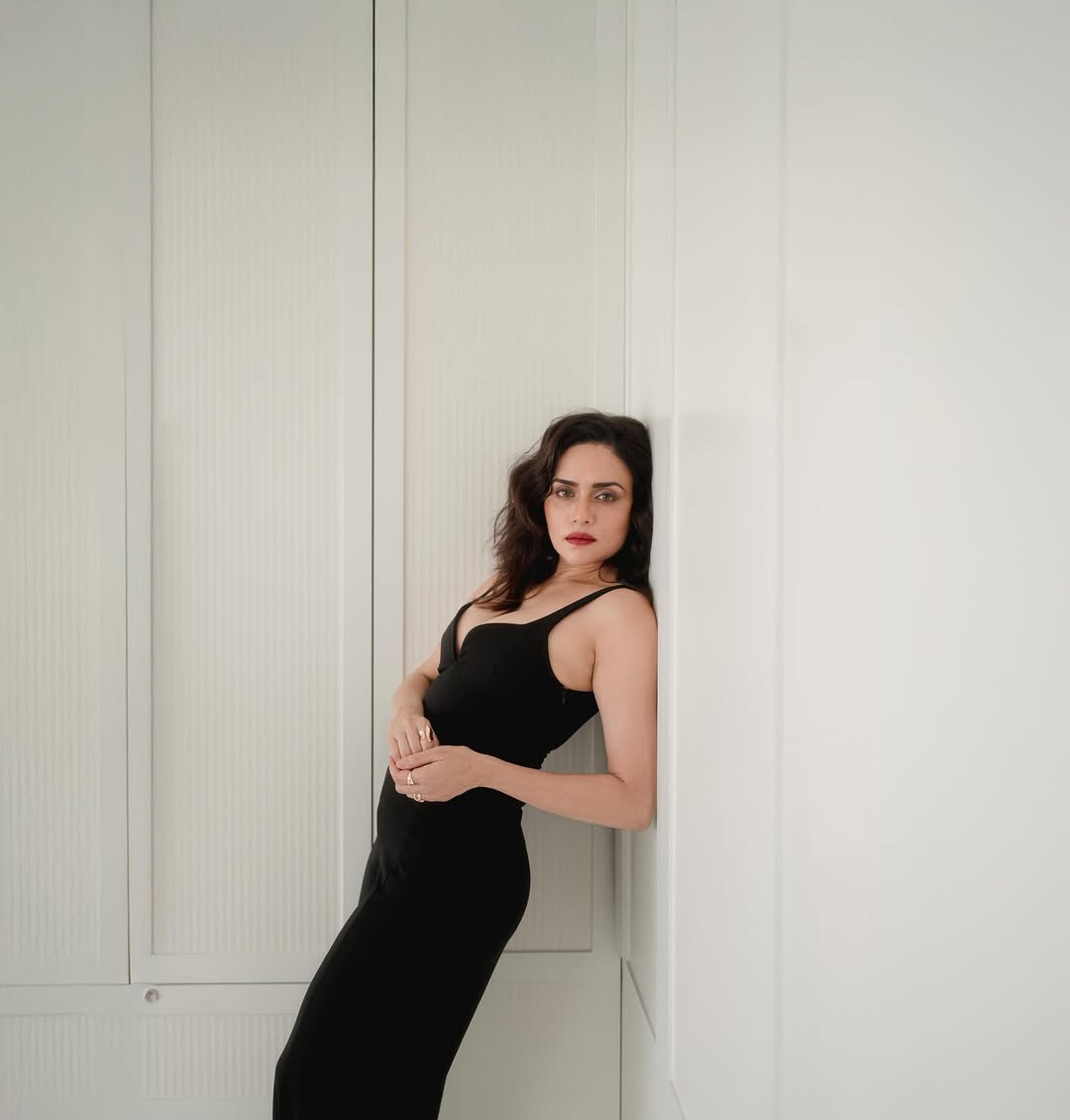 amruta khanvilkar shares health tips change lifestyle after detect pcod