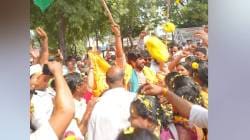 VIDEO: “आंदोलनात गोळी चालली तर पहिली गोळी माझ्या छातीवर…”,बच्चू कडूंच्या नेतृत्वाखाली ट्रॅक्टर मोर्चा नागपूरकडे