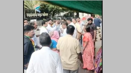 Labor leader Mangesh Lad attacked by Vanchit activists during protest navi Mumbai news Labor leader Mangesh Lad attacked by Vanchit activists during protest navi Mumbai news