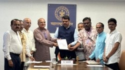 कर्जमाफीसाठी मुख्यमंत्र्यांवर दबाव वाढला, थेट संघ परिवारातूनच झाली ही मागणी