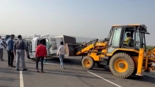 navi Mumbai airport road accident