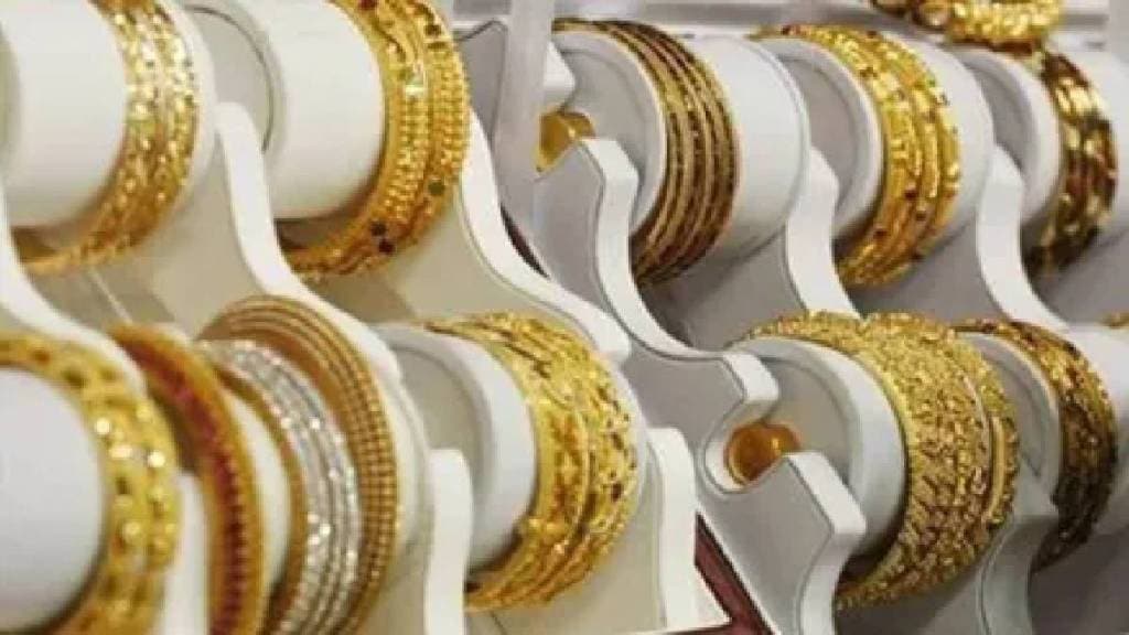 A woman and a man cheated a goldsmith in Kalyan