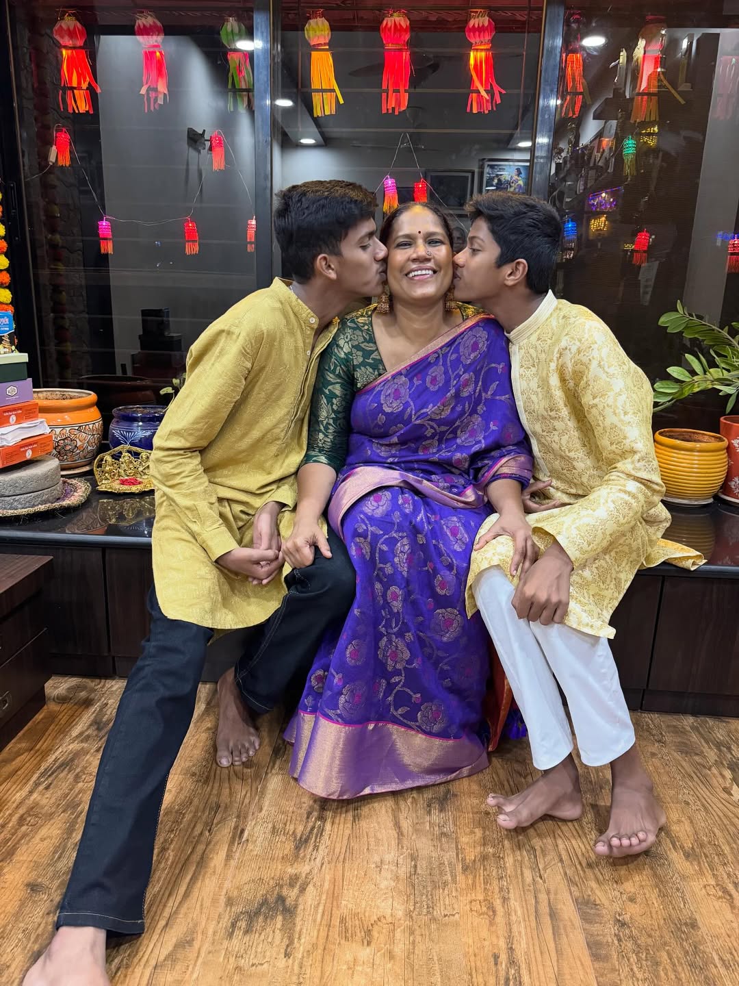 chhaya kadam mother statue