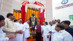 cm fadnavis unveils sudhakar paricharak statue pandharpur praises msrtc success political Social Power