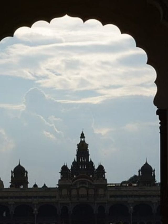 WhatsApp Image 2025-10-13 at 17.48.04 (2)