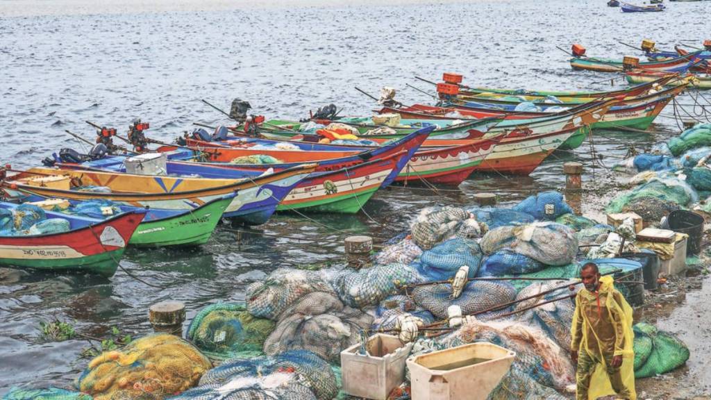 Cyclone Montha live updates in marathi