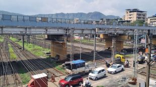 diva railway crossing project delayed due to land acquisition central railway work