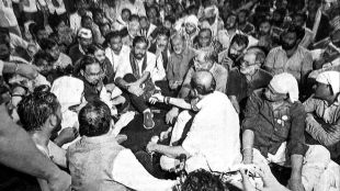 farmers question state ministers in Bacchu Kadu Maha Elgar Protest Nagpur