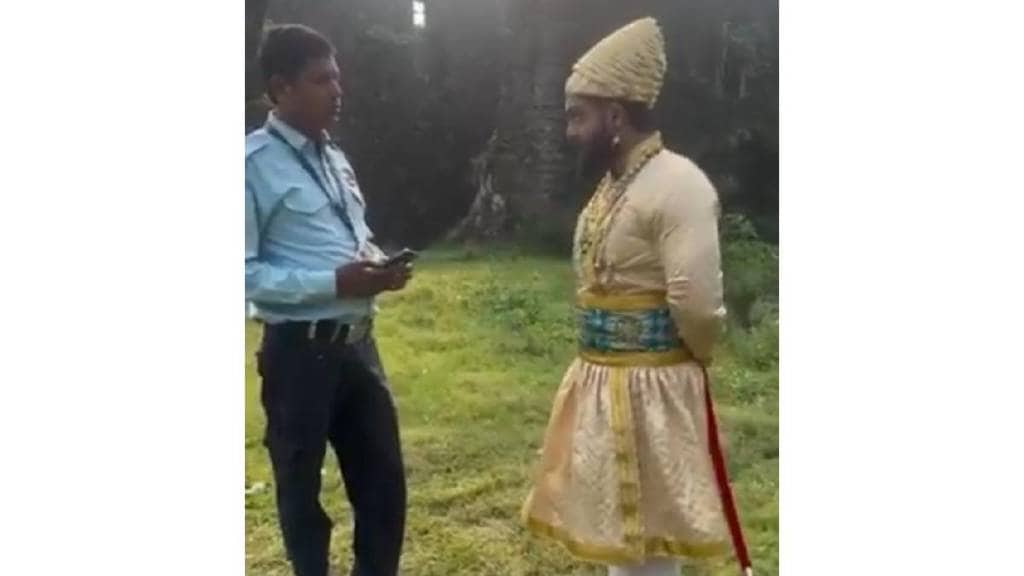 A young man who came for filming was stopped Viral video of Vasai Fort