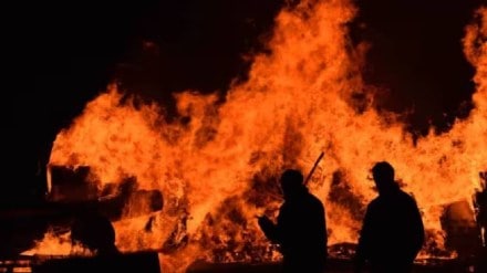Massive fire breaks out in Pathanwadi Malad Mumbai print news
