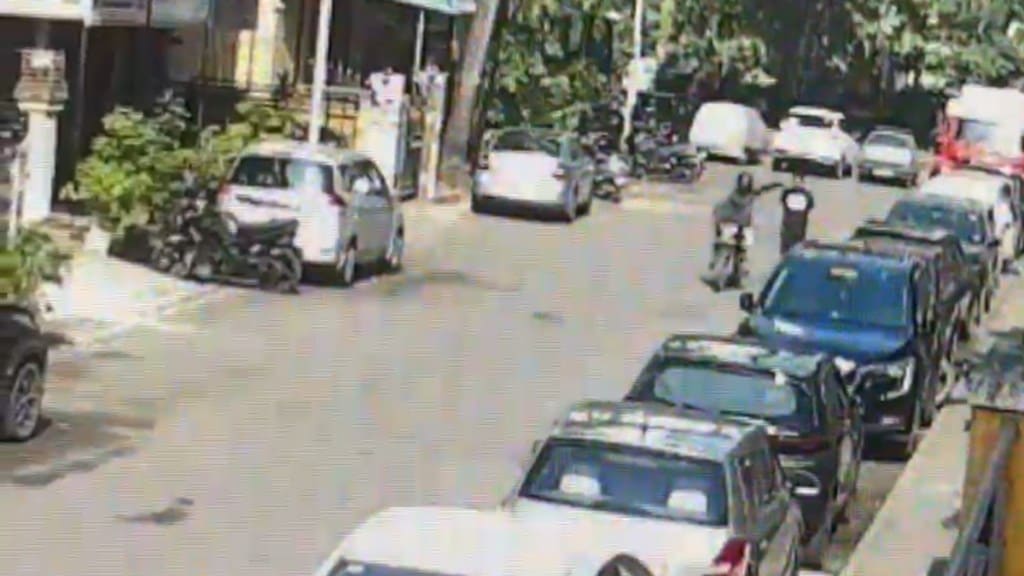 Thief snatched gold chain from a person neck in Navi Mumbai