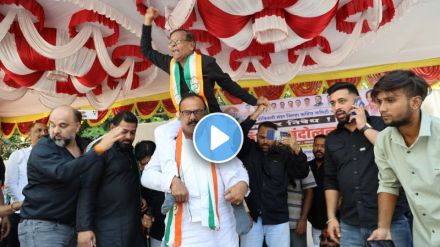 harshavardhan sakpal leads congress protest kalyan after bjp leaders insult senior worker mama pagare