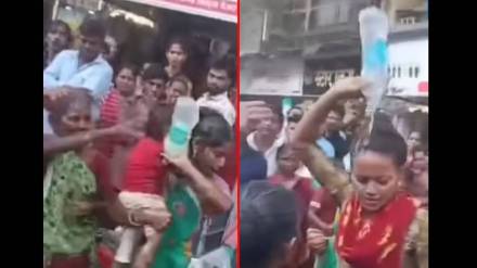 Clash between women hawkers and local sellers in Dombivli West
