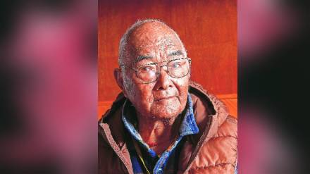 Loksatta vyakti vedh Kancha Sherpa was the first person to climb Mount Everest