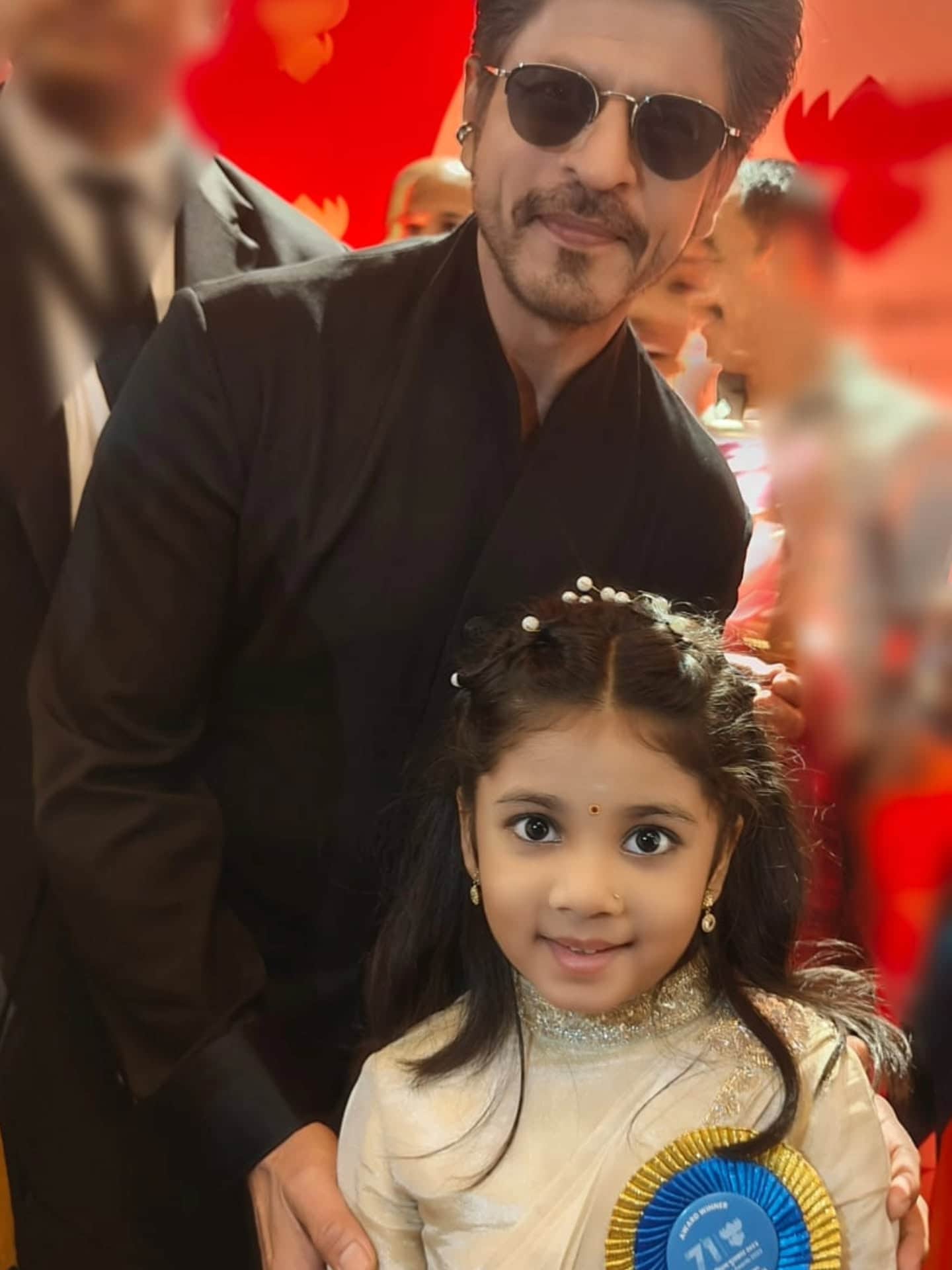 त्रिशा ठोसर आणि शाहरुख खान