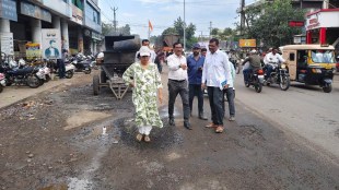 kolhapur road work poor quality municipal commissioner K Manju Lakshmi action engineers contractors warned