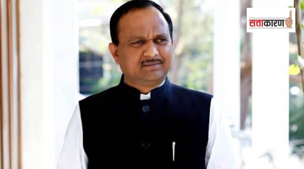 Shinde faction Nagpur Legislative Council member Kripal Tumane expresses protest over Bhushan Gavai attack print politics news