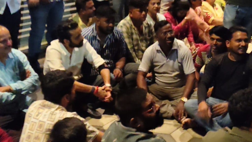 माजी आमदार क्षितीज ठाकूर यांच्यासह बविआच्या १२५  कार्यकर्त्यांवर गुन्हे ; विरार ग्लोबल सिटी गोंधळ प्रकरण ( लोकसत्ता टीम )