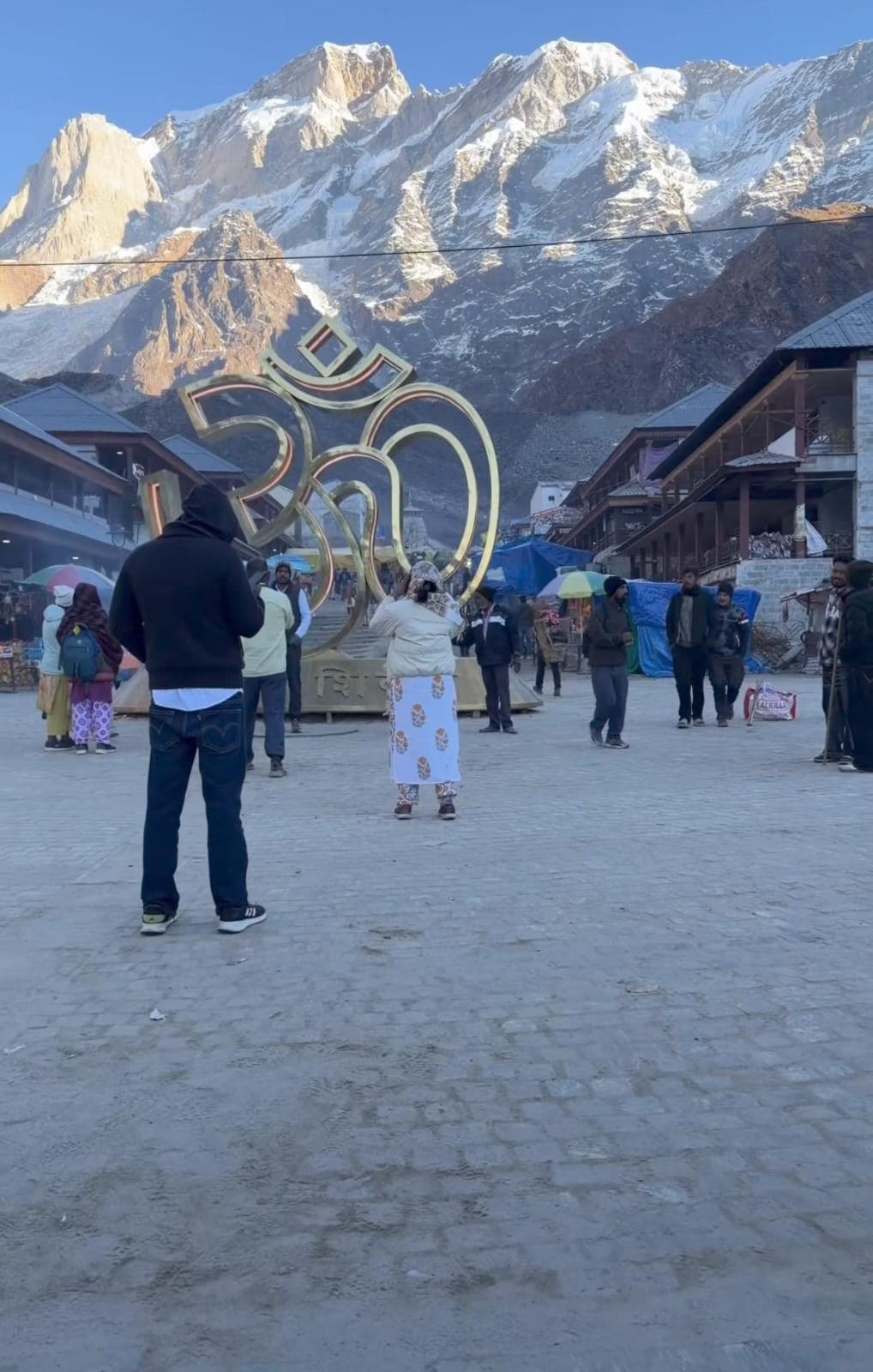 prasad oak wife manjiri oak went to kedarnath dham before temple closing jyotirling yatra