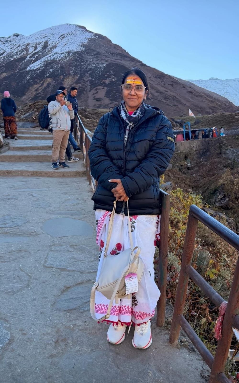 prasad oak wife manjiri oak went to kedarnath dham before temple closing jyotirling yatra