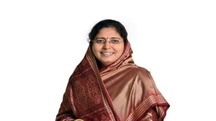 Ex MLA Deepika Chavan Criticizes Mahayuti Anandacha Shidha Scheme Closure Malegaon