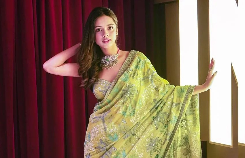 nitanshi Goyal, saved from falling on stage