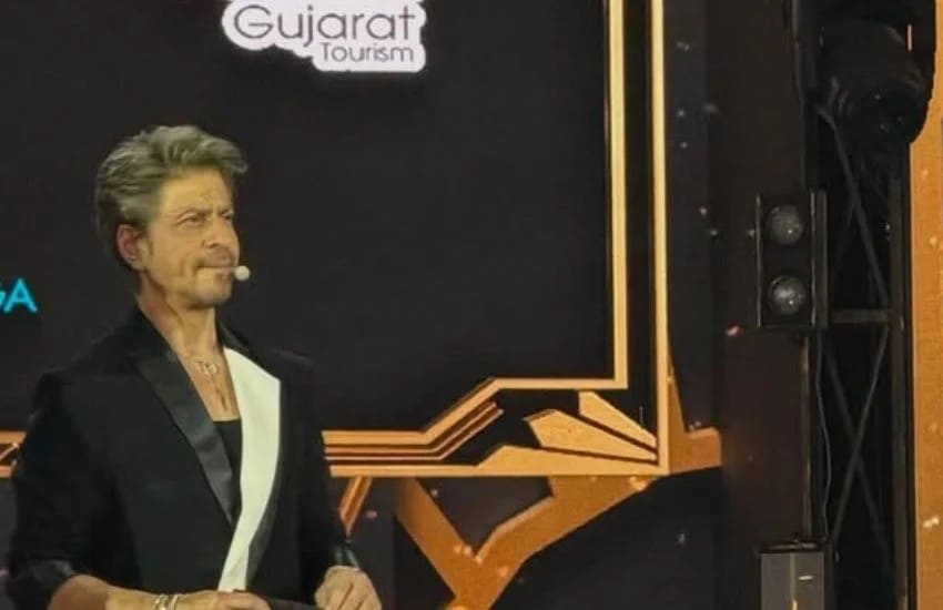 nitanshi Goyal, saved from falling on stage
