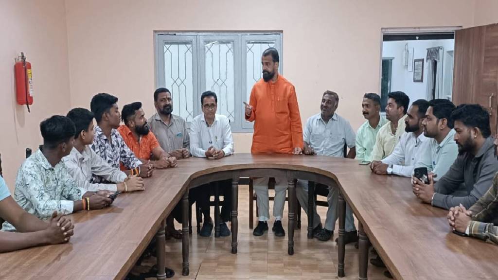 Nitin Shinde demands immediate installation of a sculpture of Afzal Khan Vadh at Pratapgad Nitin Shinde demands immediate installation of a sculpture of Afzal Khan Vadh at Pratapgad