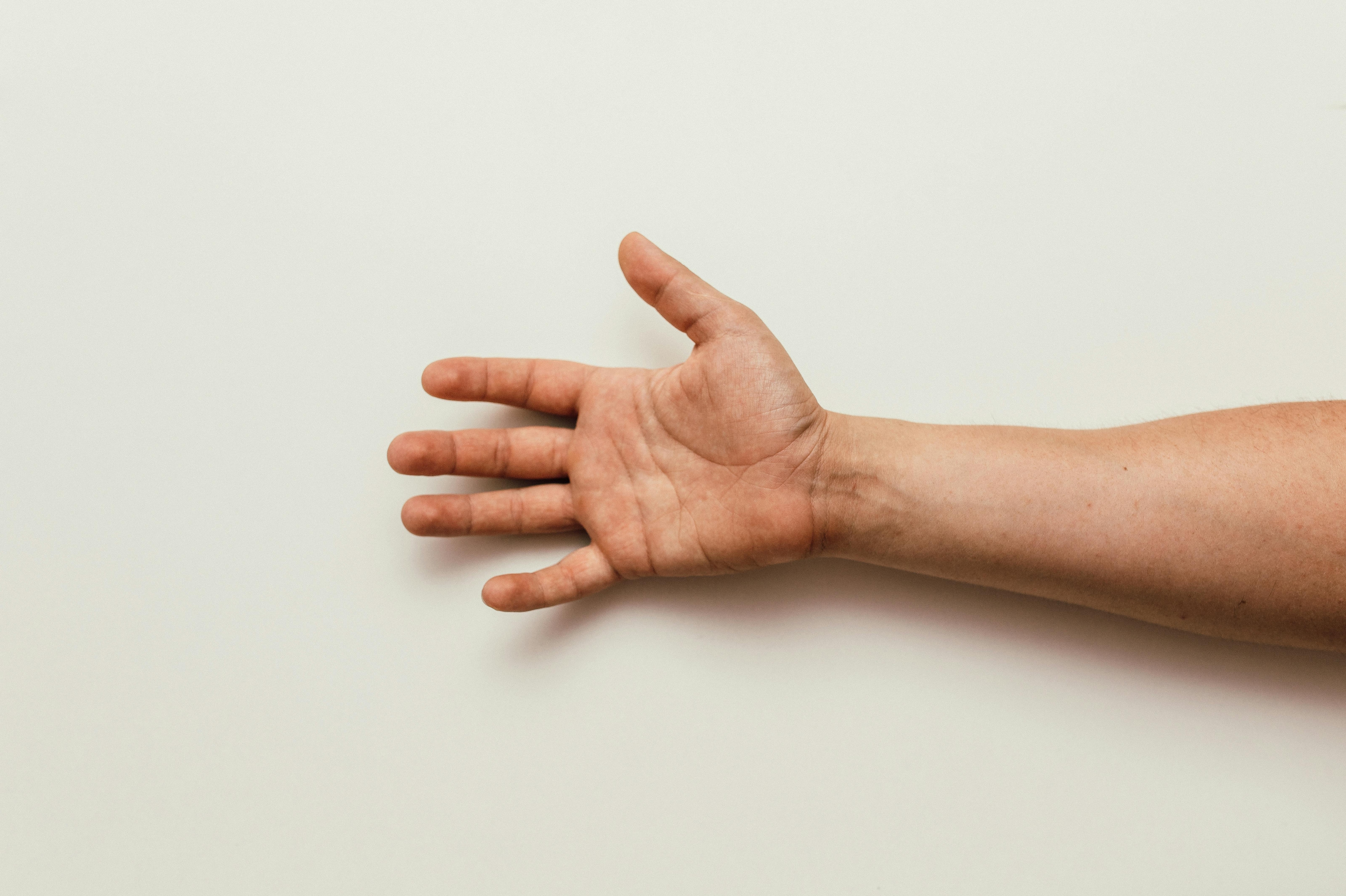 Lung cancer symptoms on fingers