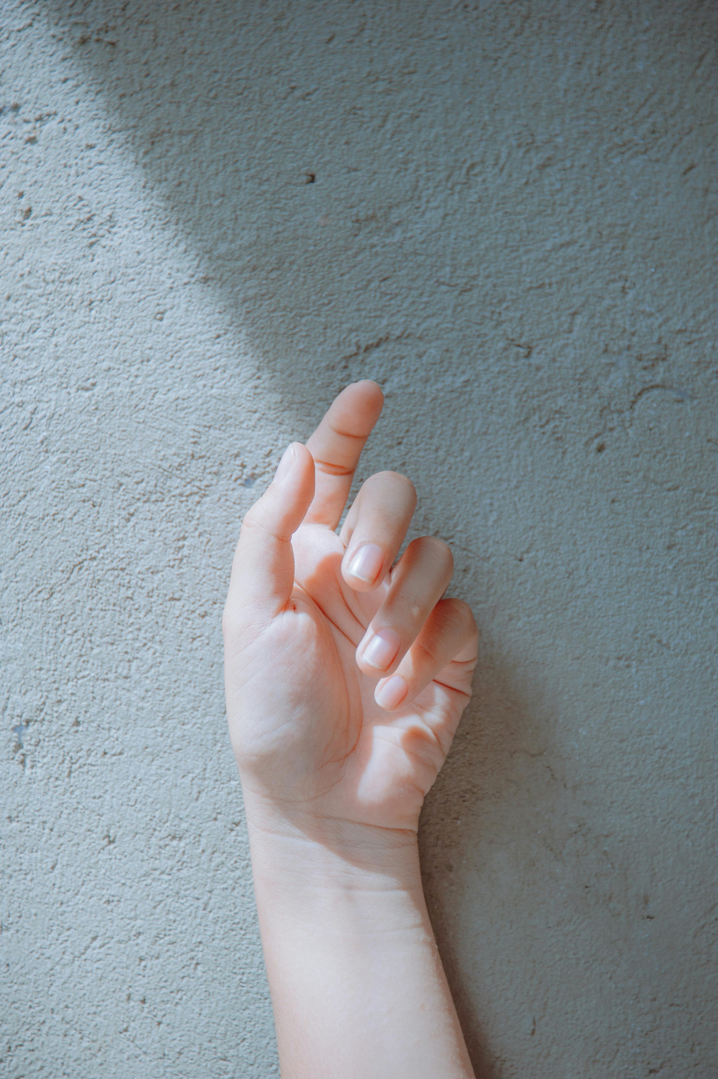Lung cancer symptoms on fingers