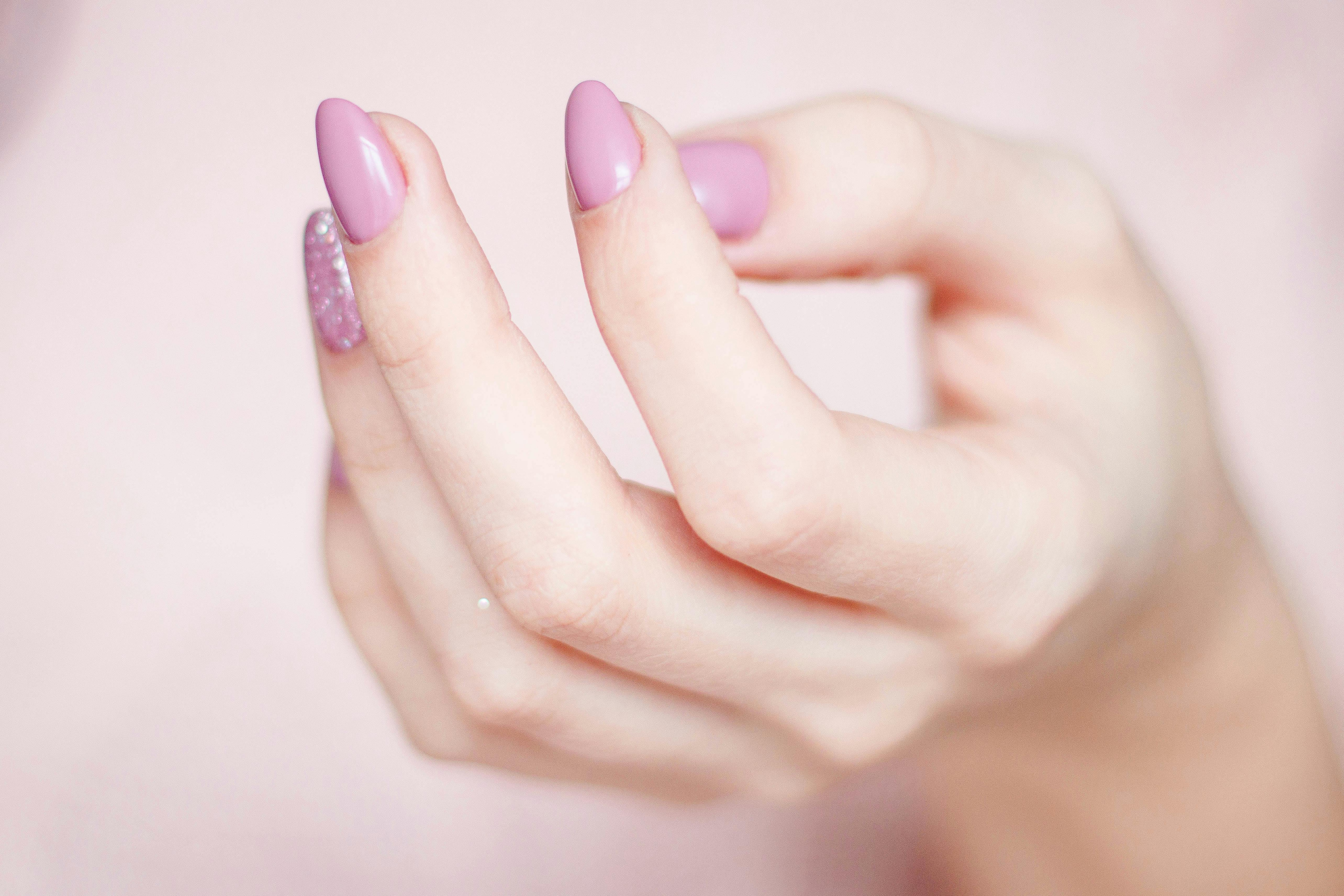 Lung cancer symptoms on fingers