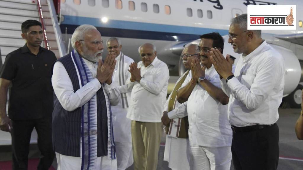 पंतप्रधान नरेंद्र मोदी आणि गुजरातचे मंत्री जगदीश विश्वकर्मा (छायाचित्र सोशल मीडिया)