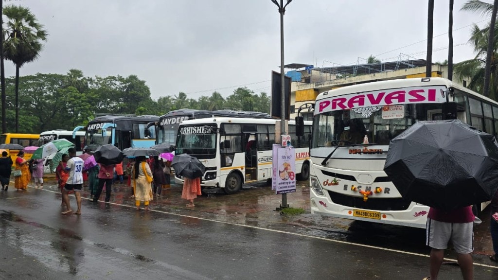 political leaders arrange free temple tours for women in palghar election season