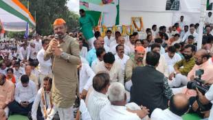 Mahavikas Aghadi expressed its protest against the district state government today