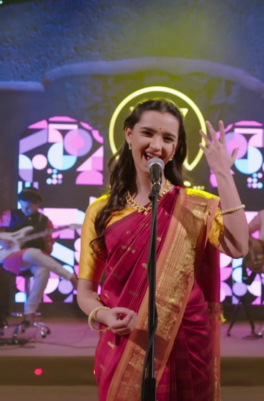Ipopstar mann dhaavataya fame radhika bhide is sister of shamika bhide know about her