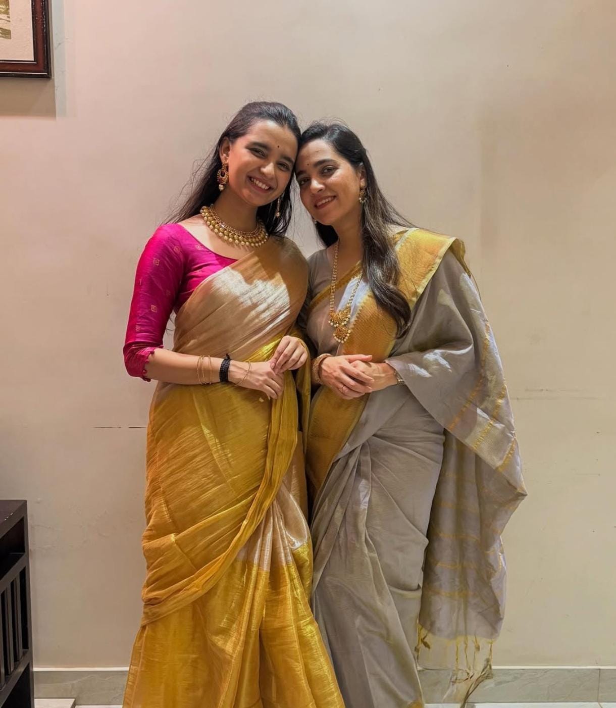 Ipopstar mann dhaavataya fame radhika bhide is sister of shamika bhide know about her