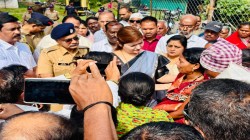 फाशीच्या शिक्षेसाठी शिफारस करणार; रुपाली चाकणकर यांचे साताऱ्यातील पीडितेच्या कुटुंबीयांना आश्वासन…