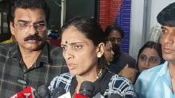 एका महिलेला मारहाण केल्या प्रकरणी रुपाली पाटील ठोंबरे यांच्या बहिणीसह चार जणांविरोधात गुन्हा दाखल