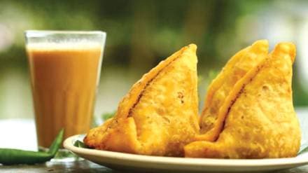 Origins of Indian samosas