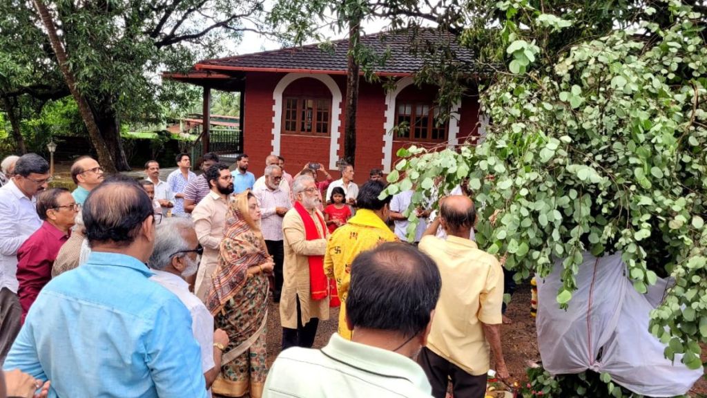 sawantwadi royal dussehra celebration with seemollanghan sonay lootane traditional rituals