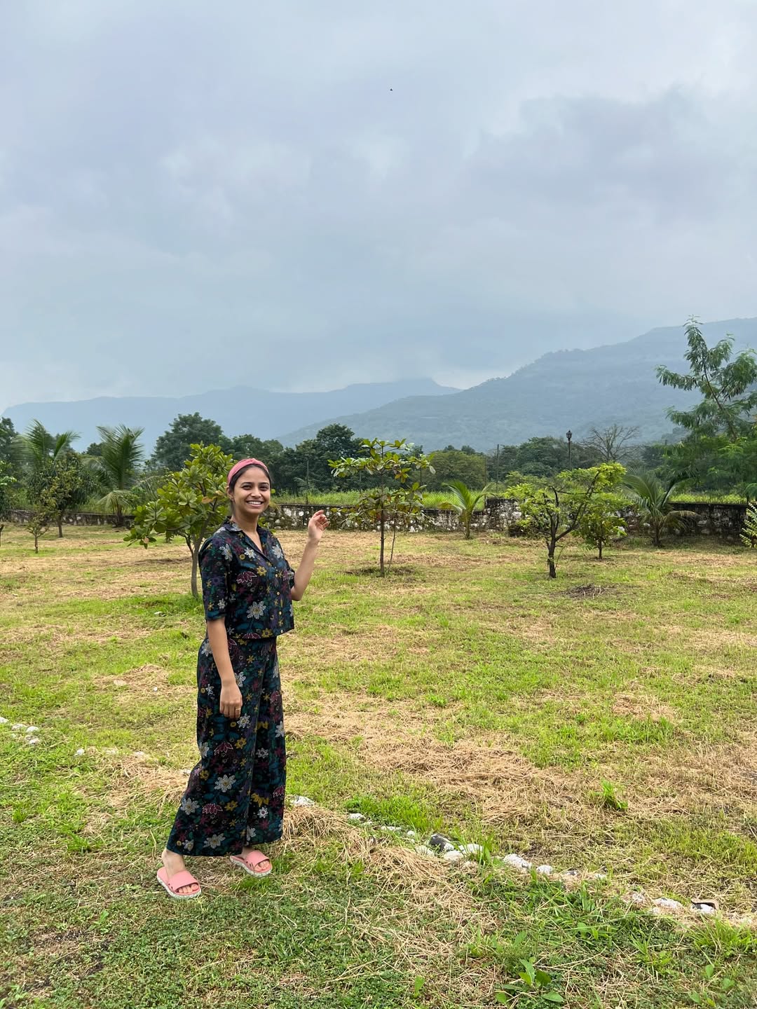 star pravah actress sayali deodhar visited prajakta mali karjat farmhouse shares photos