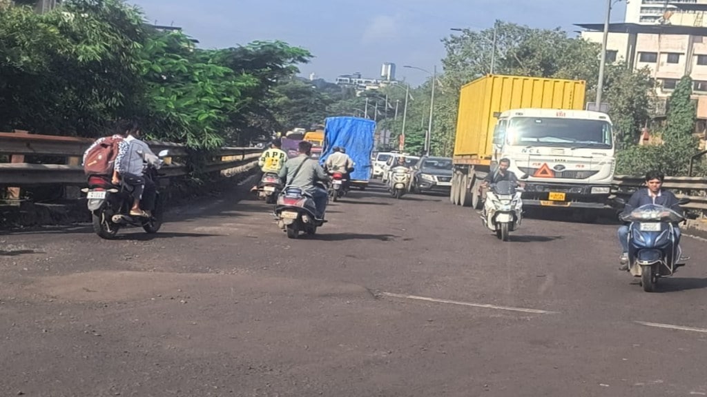 Shahad Bridge Heavy Traffic Ban Violation