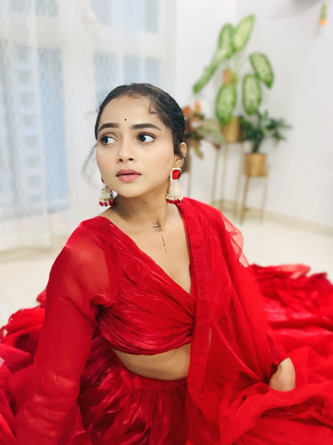 shivali parab red dress 