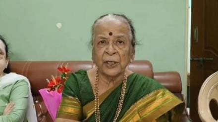 Chief Minister's aunt Shobha Fadnavis suggests solution to tiger-human conflict Chief Minister's aunt Shobha Fadnavis suggests solution to tiger-human conflict